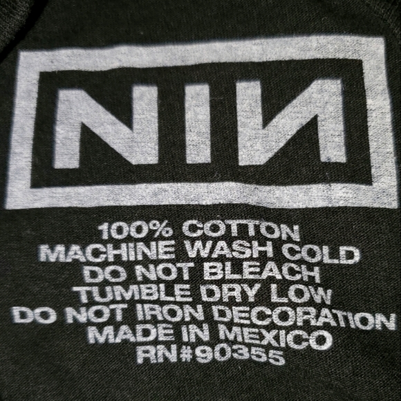 Nine Inch Nails Pretty Hate Machine Album Shirt - Picture 2 of 3